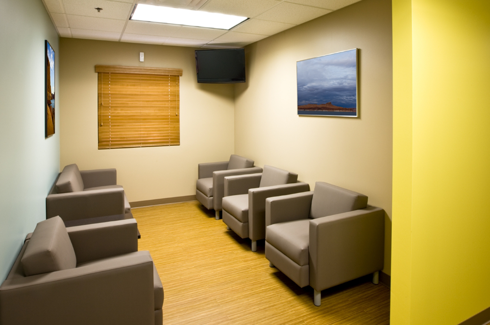 当院は、何でも相談できる「かかりつけ医」として患者さんの病気について丁寧に分かりやすく説明し、納得していただける医療を心がけ、地域医療に貢献できるよう努力していきたいと思っております。どうぞよろしくお願い致します。