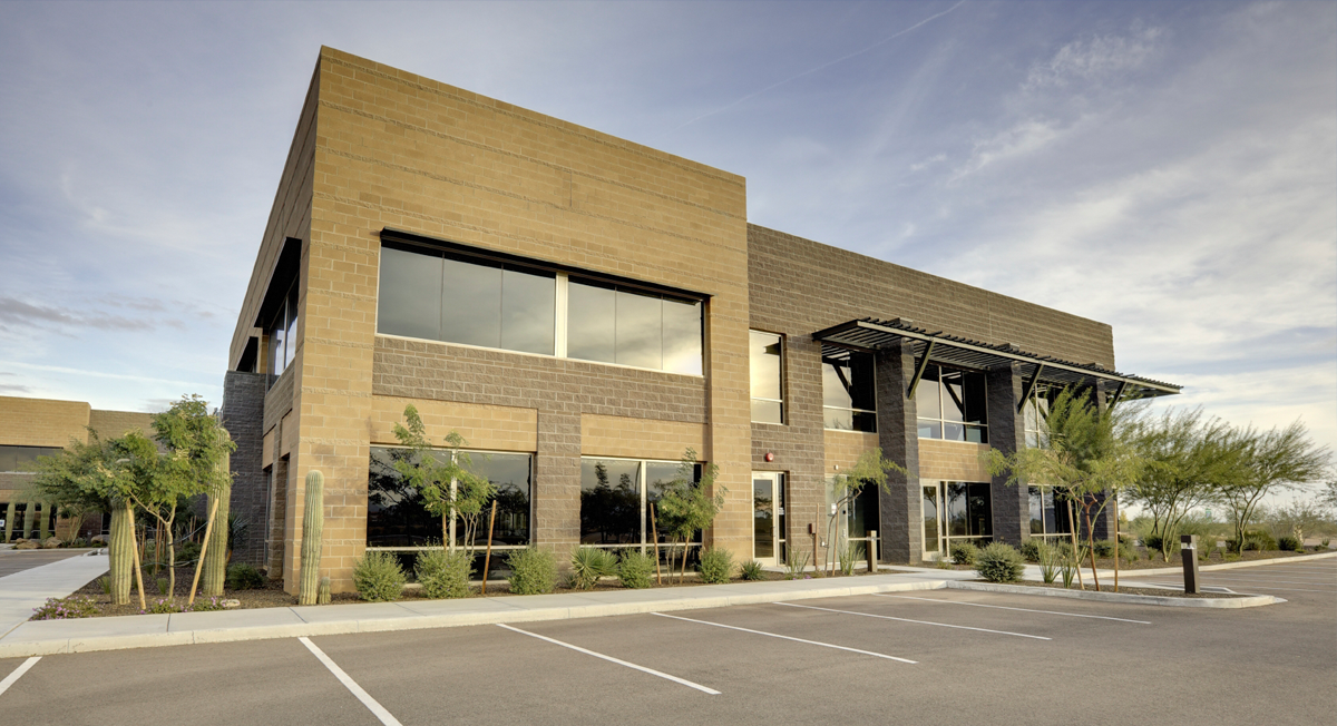 当院は、何でも相談できる「かかりつけ医」として患者さんの病気について丁寧に分かりやすく説明し、納得していただける医療を心がけ、地域医療に貢献できるよう努力していきたいと思っております。どうぞよろしくお願い致します。