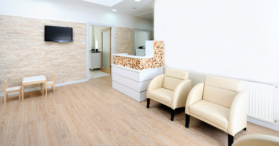 当院は、何でも相談できる「かかりつけ医」として患者さんの病気について丁寧に分かりやすく説明し、納得していただける医療を心がけ、地域医療に貢献できるよう努力していきたいと思っております。どうぞよろしくお願い致します。