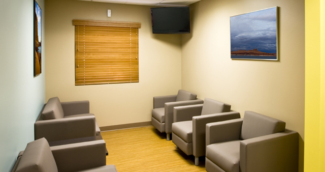 当院は、何でも相談できる「かかりつけ医」として患者さんの病気について丁寧に分かりやすく説明し、納得していただける医療を心がけ、地域医療に貢献できるよう努力していきたいと思っております。どうぞよろしくお願い致します。